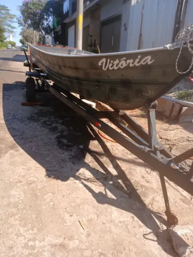 Canoa em ótimo estado