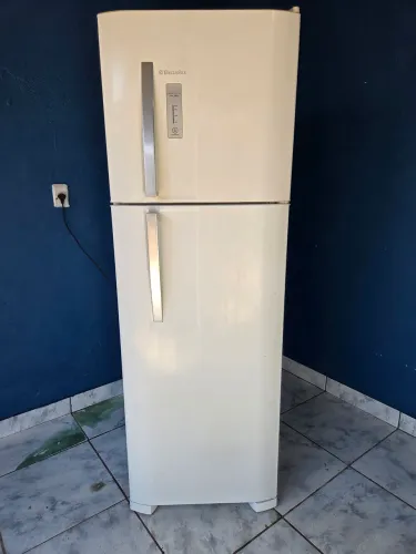 Vendo geladeira Electrolux