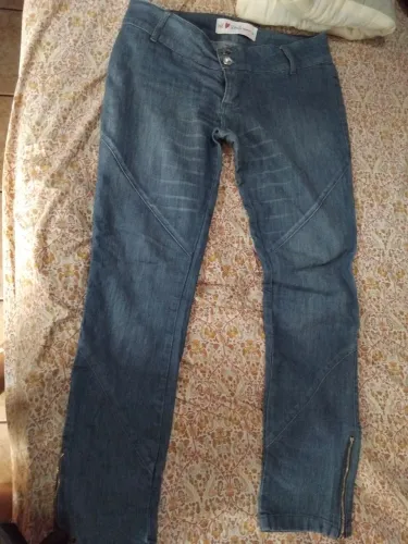 Calça jeans linda. Veste super bem!Tem conversa