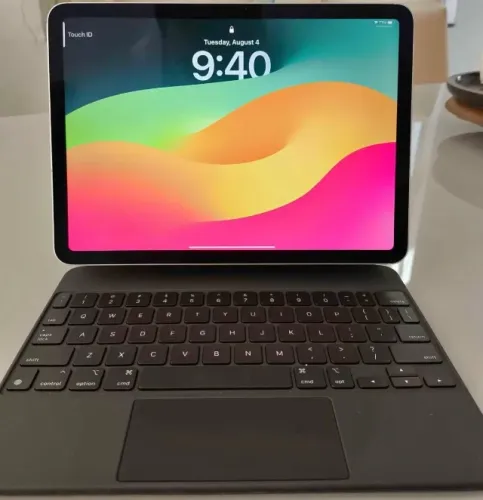 IPad m2 11? + Magic Keyboard
