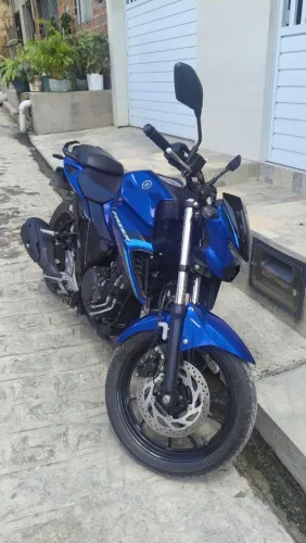 Fazer 250, 2025 moto muito conservada nada pra fazer só pegar e andar valor 23 mil
