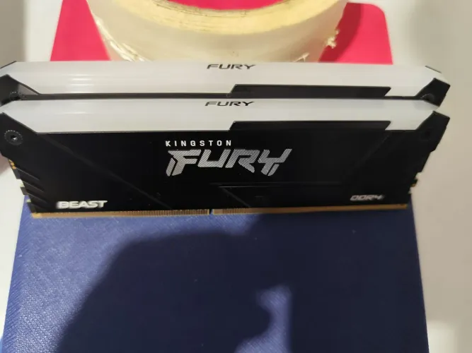 Memória DDR4 32GB Kingston Fury RGB 3200MHz