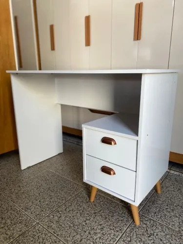 Mesa Escrivaninha Nova na Promoção