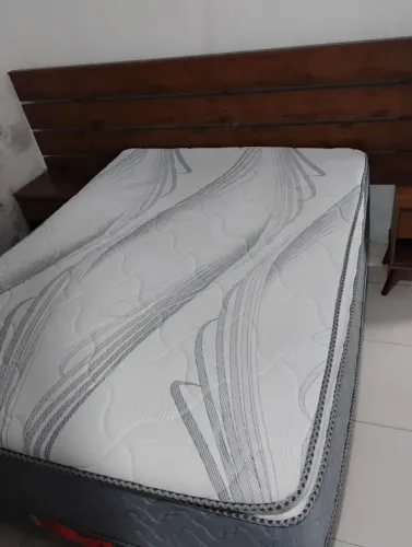 Cama box com cabeceira