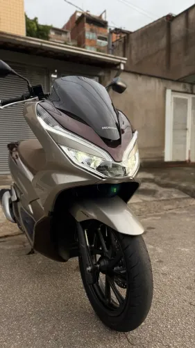 Vende-se PCX DLX 2022