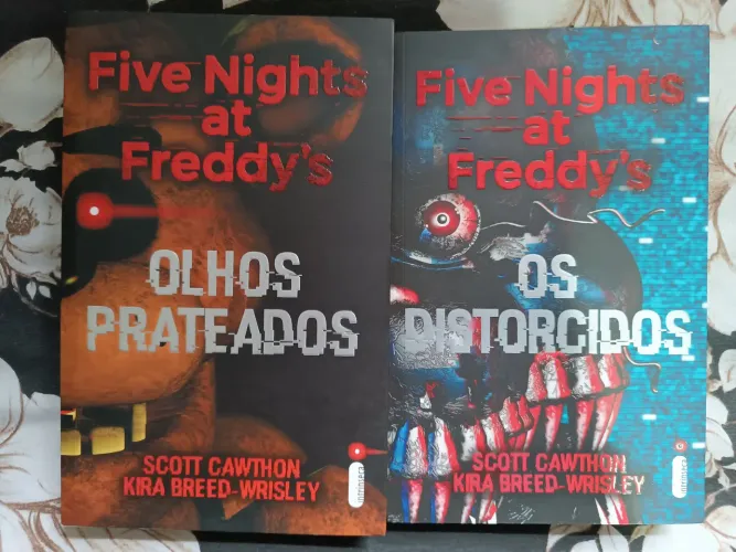 Livros Five Nights at Freddy (FNAF): Olhos Prateados & Os Distorcidos | Colecionador