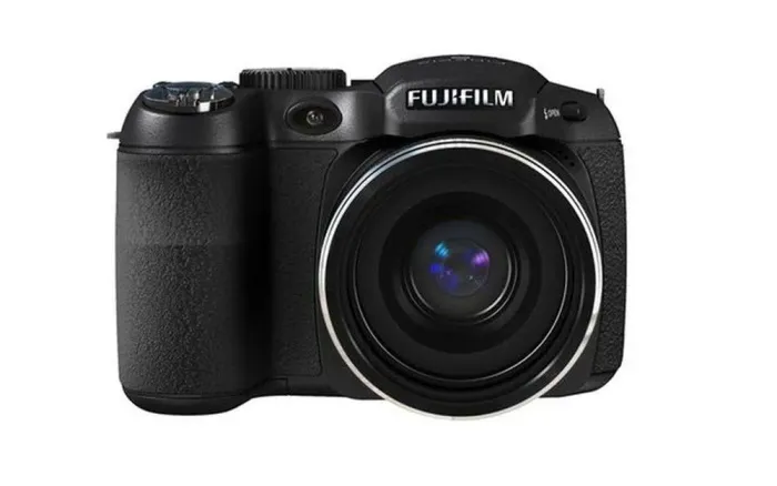 Camera Semi Profissional Fujifilm Finepix S1800