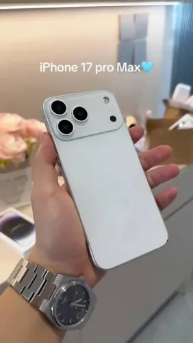 iPhone 17 pro max