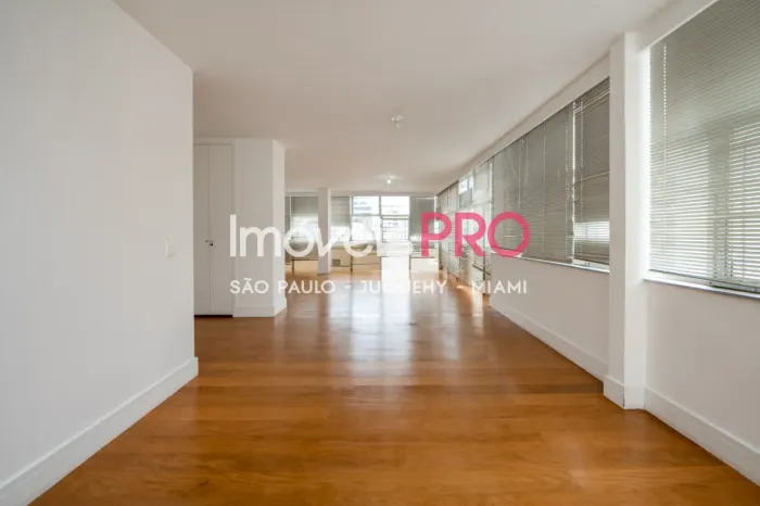Apartamento Reformado 3 dormitórios sendo 1 suíte Santa Cecília