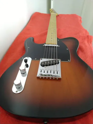 Guitarra canhota Tagima T505