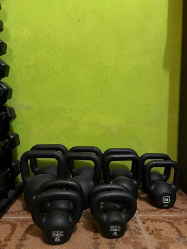 Kettlebell pares