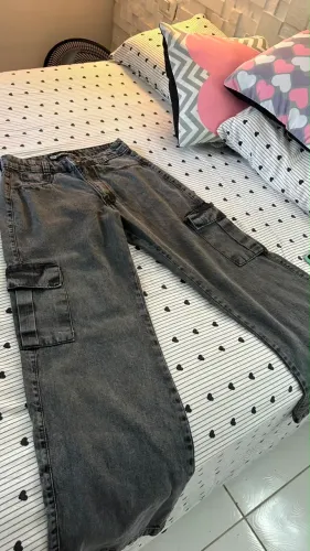 Calça jeans wide leg cinza 
