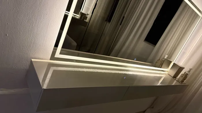 Nicho Parede Suspenso Sala ou penteadeira 3 Gavetas Nobre 202cm Off White 