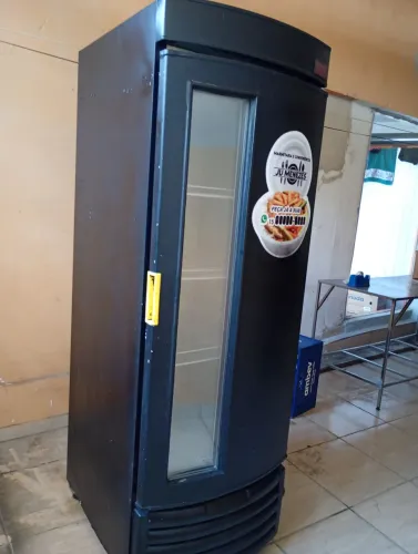 Cervejeira 569 Litros Expositor Preta 220V [Usada] EM EXCELENTE ESTADO