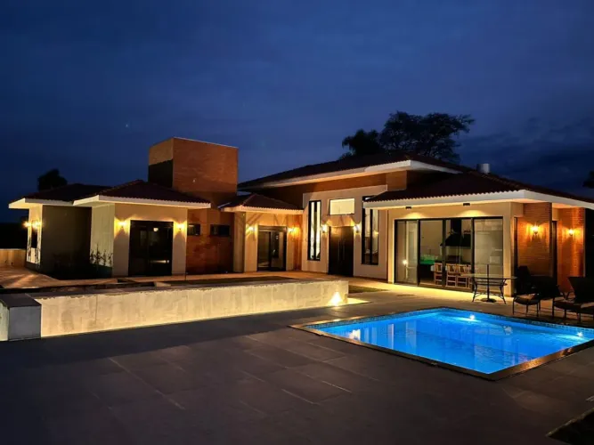 Casa para venda com 293,7 m² e 4 quartos em Centro, Paranapanema - SP