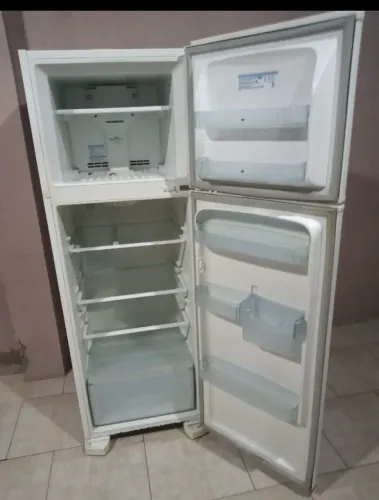 Peças usadas para Geladeira Eletrolux modelo DF38A 