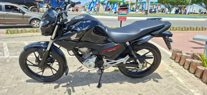 Vendo moto muito nova com apenas 5080km, ano 26/26 único dono