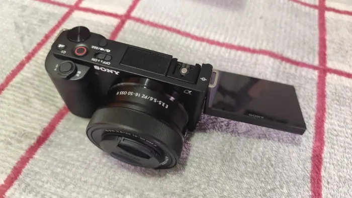 Sony ZVE10 NOVA ZERO com lente do kit 16-50mm