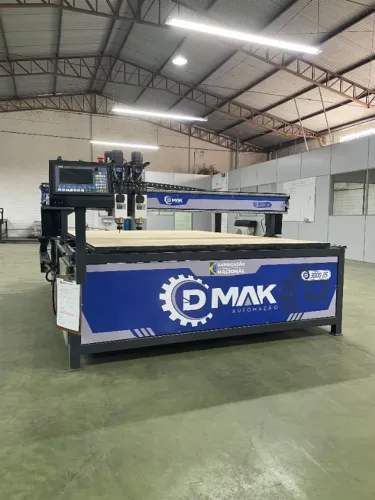 Router CNC DMK30002s - 2 spindles 6CV | Alta Precisão e Produtividade