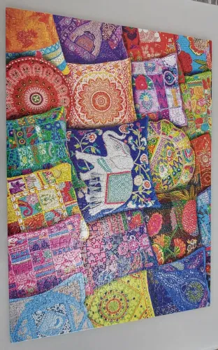 Quebra- Cabeça Eurographics 1000 peças. INDIAN PILLOWS.