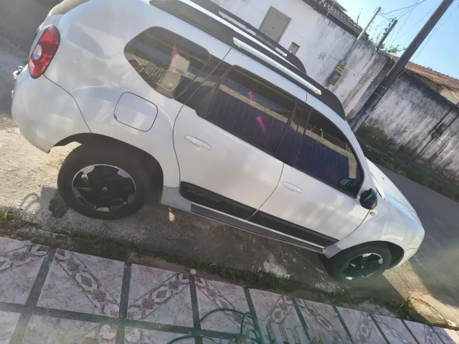 Renault Duster Dynamique 2.0 Hi-flex 16V Aut. 2015