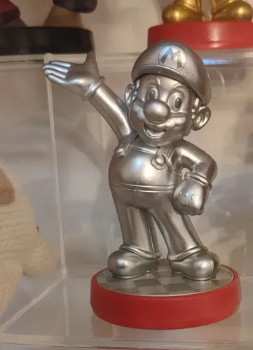 Amiibo Mario Silver 