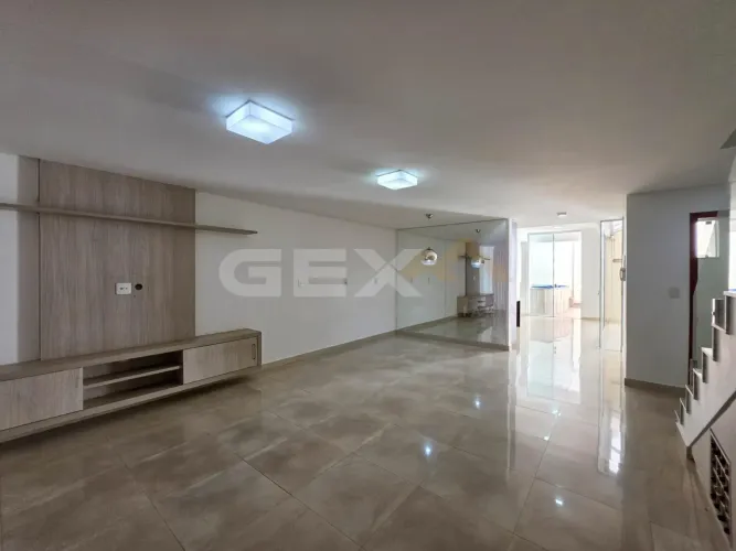 Casa Duplex à venda, 03 quartos, 02 vagas, Rua Ipiranga, Manoel Valinhas - Divin