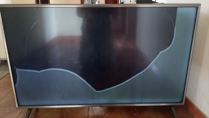 Tv LG 43uk6510 com defeito