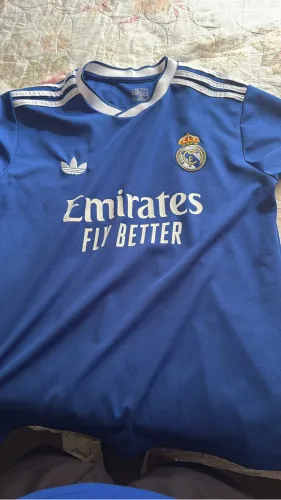 CAMISA REAL MADRID LACRADO TAMANHOS : G e M | (ESCUDO BORDADO)