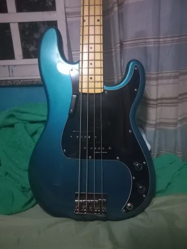 Fender Squier Classic Vibe 60s Precision Bass