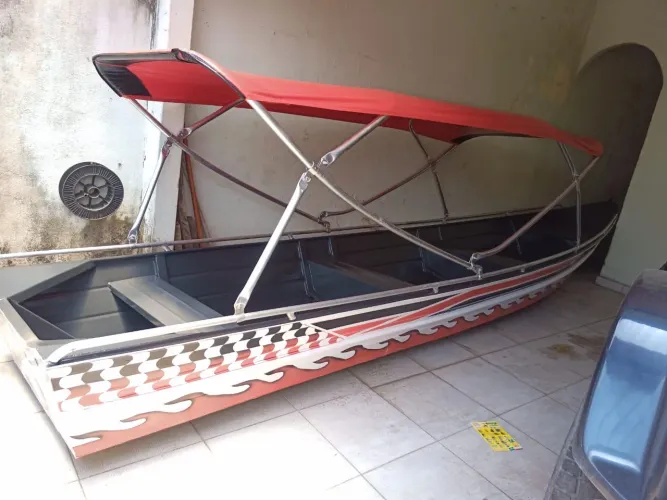 CANOA DE 6 METROS 