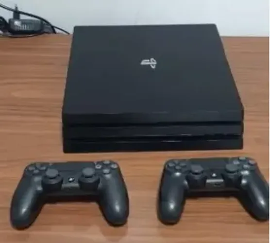 PlayStation 4 Pro 1TB - Excelente Estado