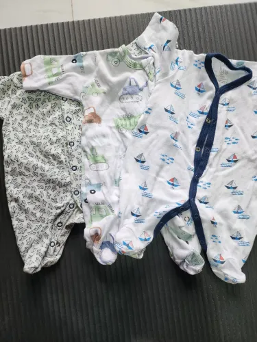 Lote de roupas RN a 1 mês