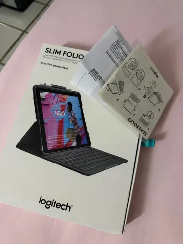 Capa iPad Slim Folio Logitech - 7ª, 8ª, 9ª geração
