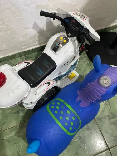 Moto elétrica + Cavalinho Infantil
