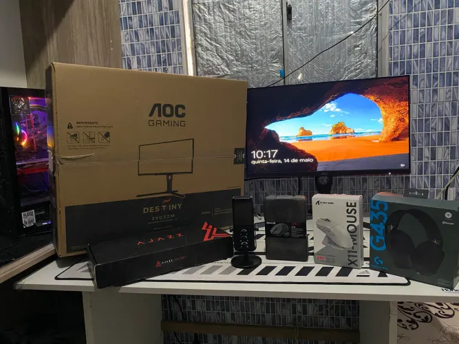 PC COMPLETO COM MESA INCLUSA .