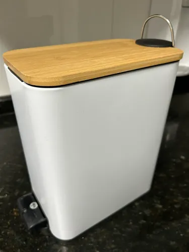 Lixeira Retangular com Pedal e Tampa de Bambu 5Litros marca Lyor