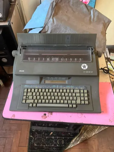 Máquina elétrica escrever Olivetti ET 1250