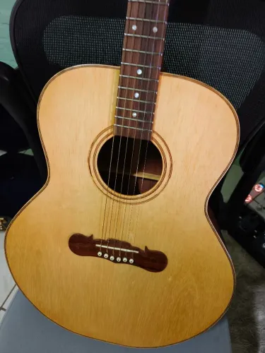 Violão jumbo