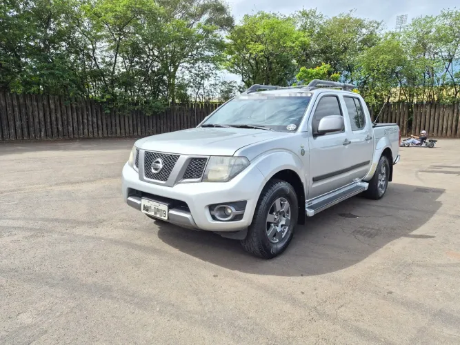 Nissan Frontier SV At.cd 4X4 2.5 TB Diesel Mec. 2013