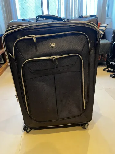 Mala 32kg Revo preta 
