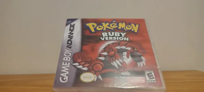Pokémon FireRed para Game Boy Advance - Novo (Repro) Funcionando e gravando perfeitamente.