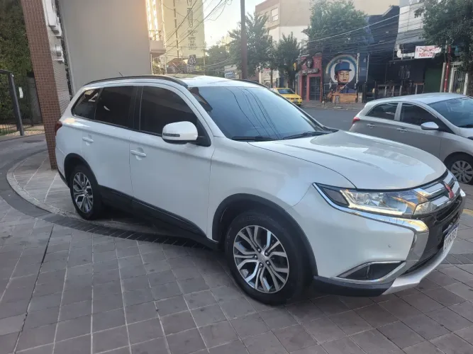 Mitsubishi Outlander 2.0 16V 160cv Aut. 2016
