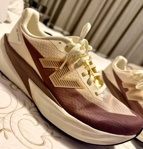 TÊNIS NEW BALANCE - ÓTIMO ESTADO