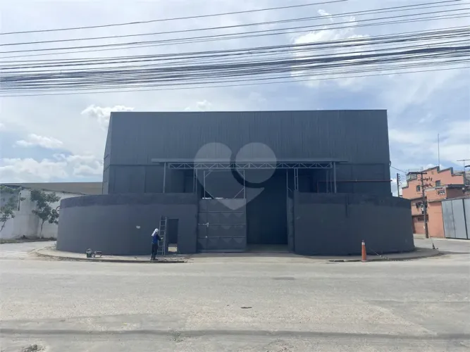 Galpão em Cumbica 1.246m²  2 Docas, Pé-Direito 8m e ZUP 1 + Permuta