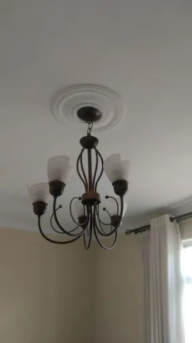 Vendo lustres e luminárias em bronze.