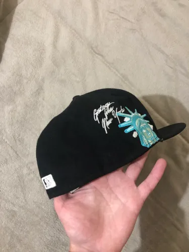 Boné New Era Fechado