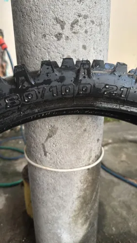 Vendo pneu garra Cross 80/100-21
