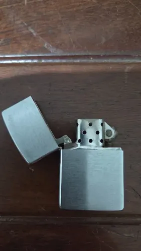 Isqueiro Zippo clássico prata original de coleção em perfeitíssimo estado 