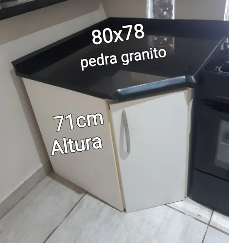 Balcão com pedra de granito 
